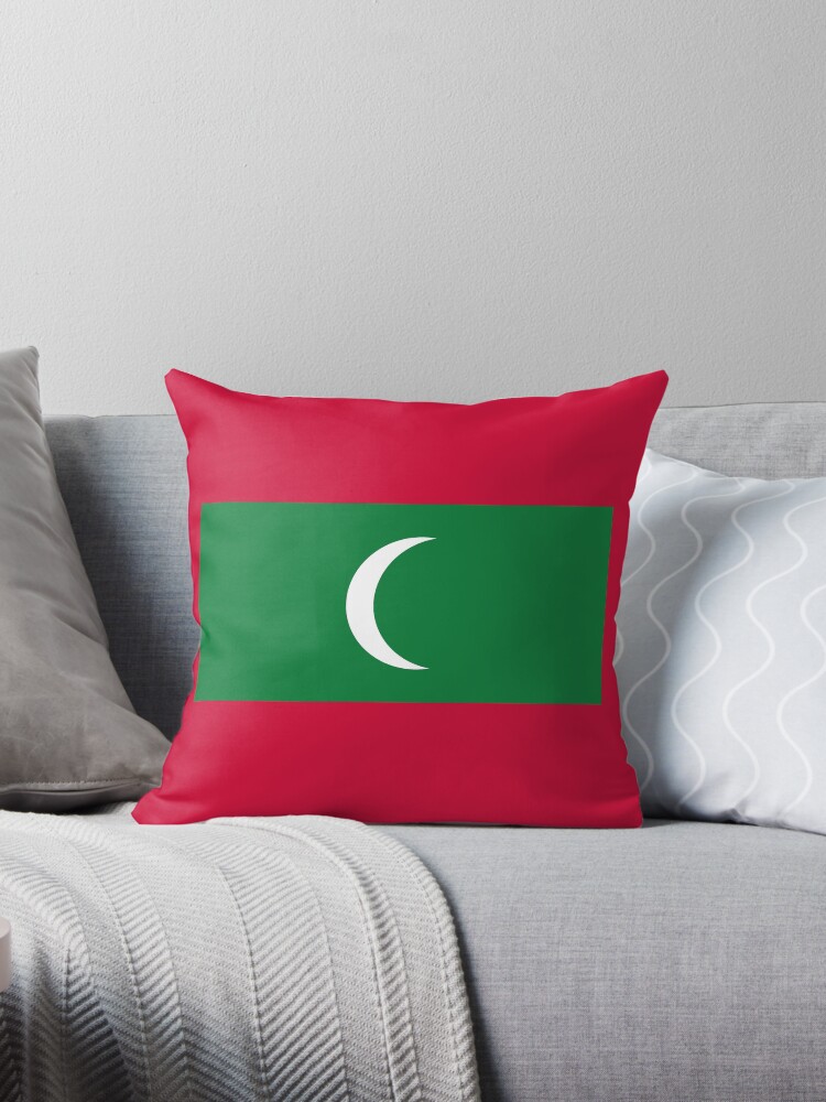 Aperçu 1 sur 3. Coussin avec l'œuvre Drapeau des Maldives créée et vendue par Shorlick.