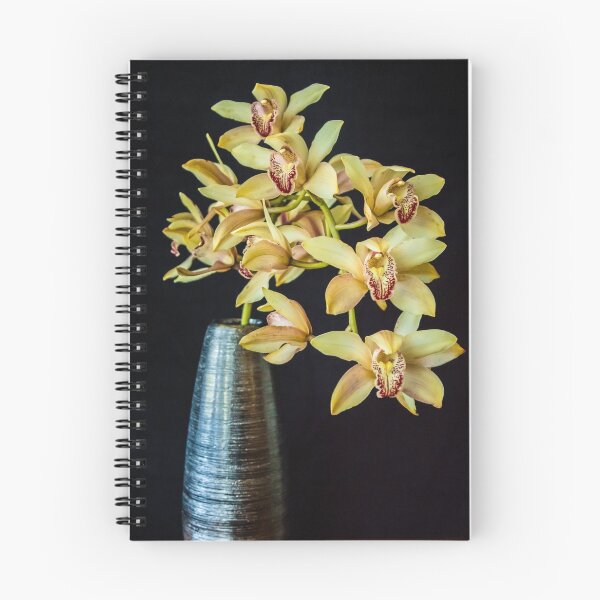 Aperçu de l'œuvre Orchidée dans un vase créée et vendue par Leanne Van Den Berg.