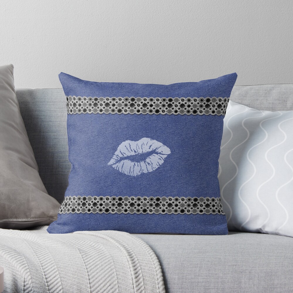 Coussin « Jeans, metal and blue lips»