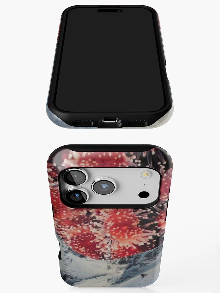 Aperçu 3 sur 4. Coque iPhone avec l'œuvre HIKE créée et vendue par RICOLLAGE.