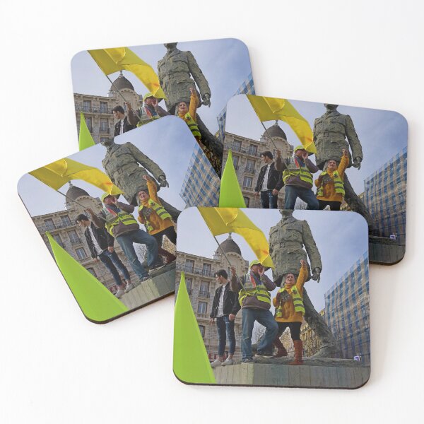 Item preview, Gilet jaunes and De Gaulle designed and sold by Random Railways.