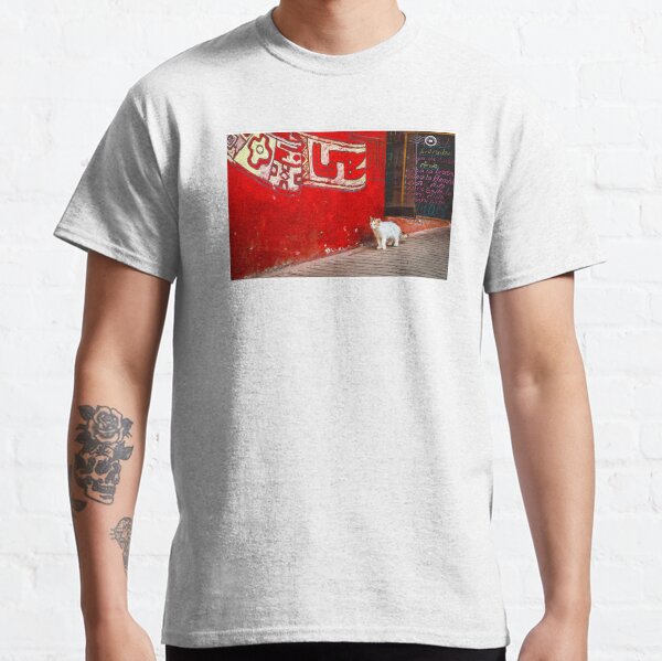 Curious Kitty From Cuzco Classic T-Shirt