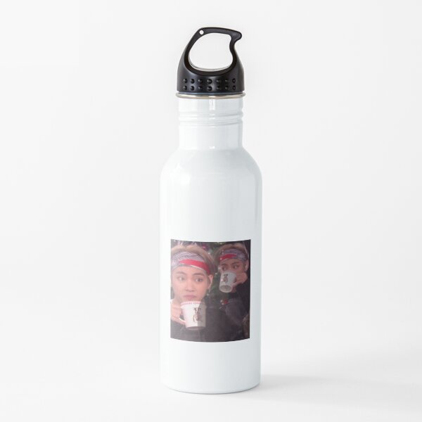 Taehyung bebiendo té meme Botella de agua