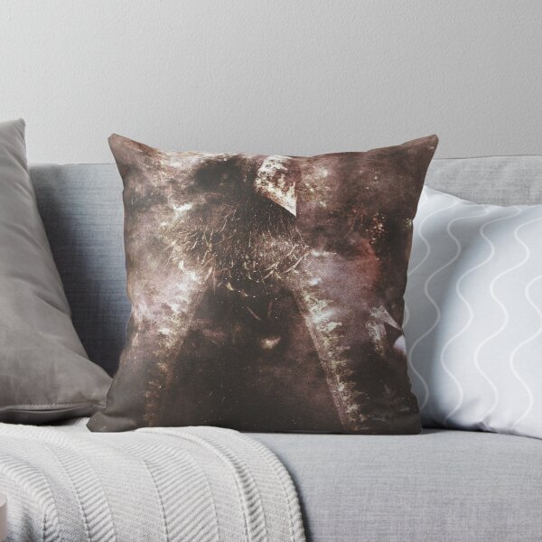 L'Enchanteur Sans Visage Throw Pillow