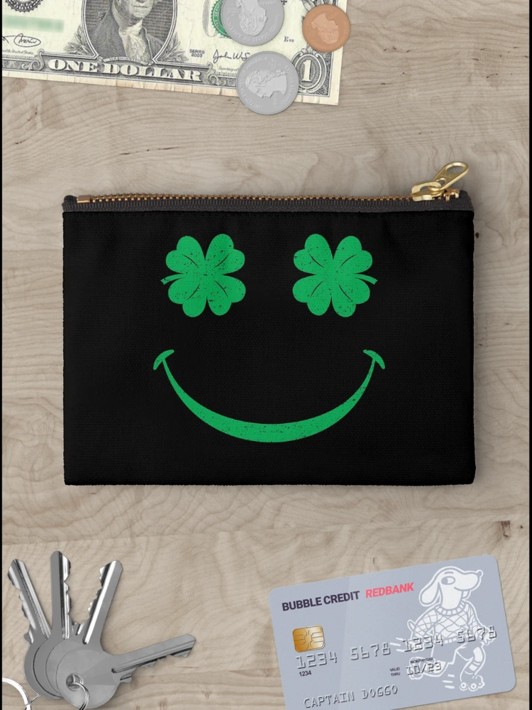 Aperçu 3 sur 4. Pochette avec l'œuvre Shamrock Smile [Roufxis-Rb] créée et vendue par RoufXis.