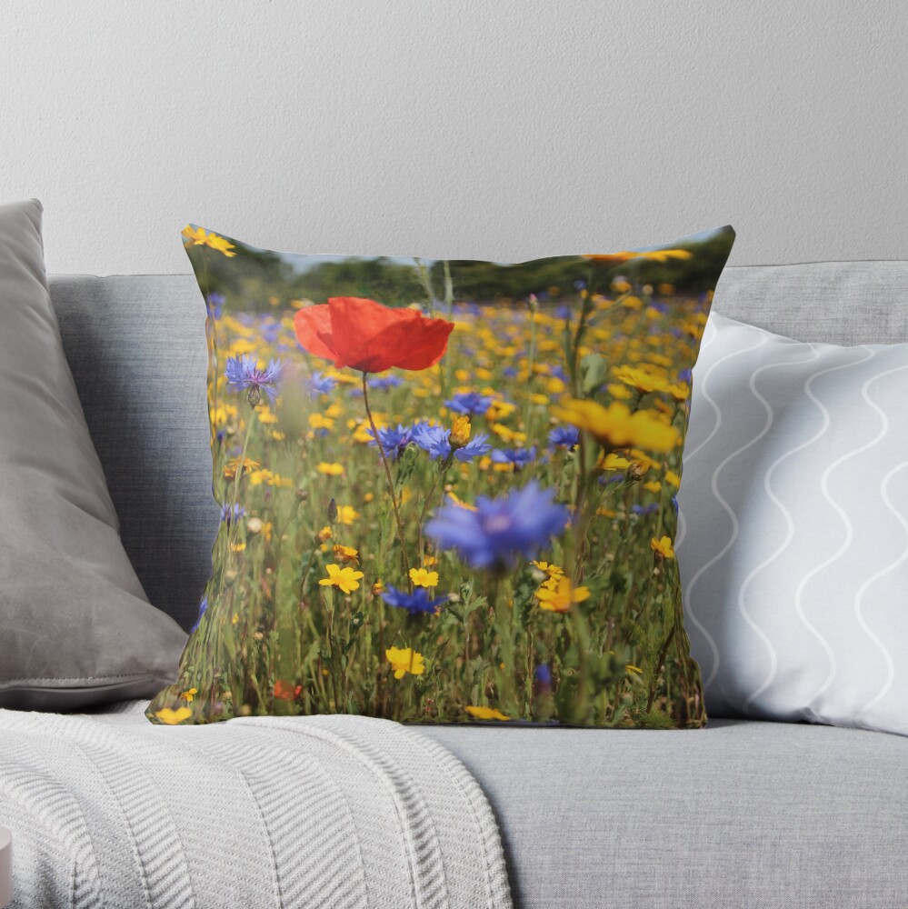 Wildflower meadow Throw Pillow