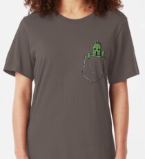 Kleine Tasche Cactuar Slim Fit T-Shirt