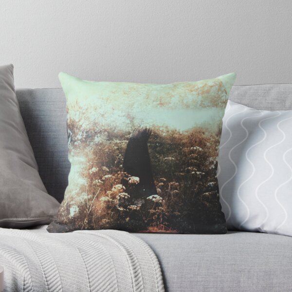 Le Roi Sauvage Throw Pillow