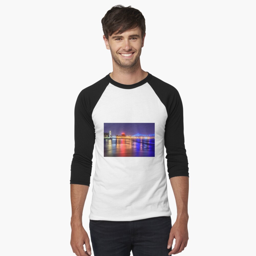 Aperçu de l'œuvre T-shirt baseball manches ¾ créée et vendue par RezieMart.