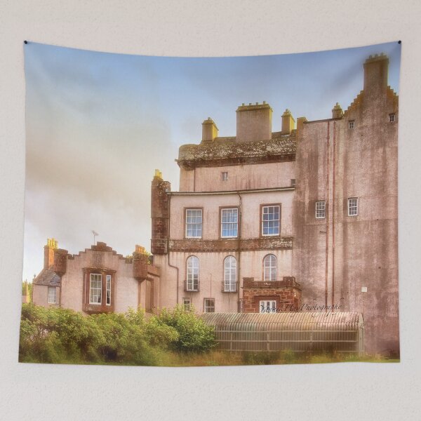 Artikelvorschau, Delgatie Castle Rückansicht (in der Nähe von Turriff, in Aberdeenshire, Schottland) entworfen und verkauft von Yannik Hay.