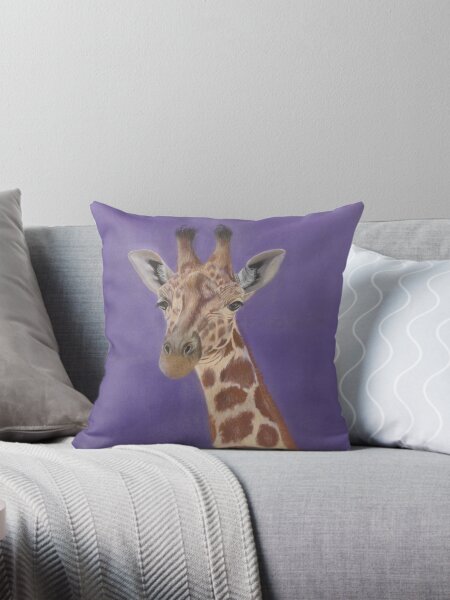 Artikel-Vorschau von Giraffe auf lila Hintergrund, designt und verkauft von Sarah Beamis.