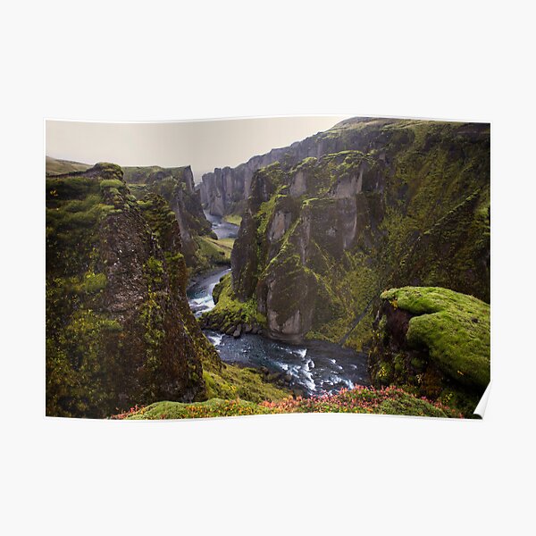 The Fjaðrárgljúfur canyon Poster