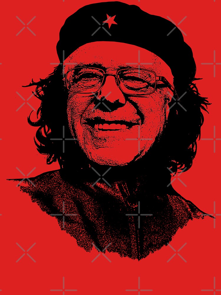 che guevara in red and black Essential T-Shirt for Sale by Platform11west