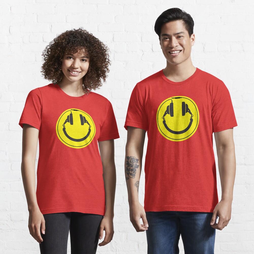 Headphones wire plug Essential T-Shirt