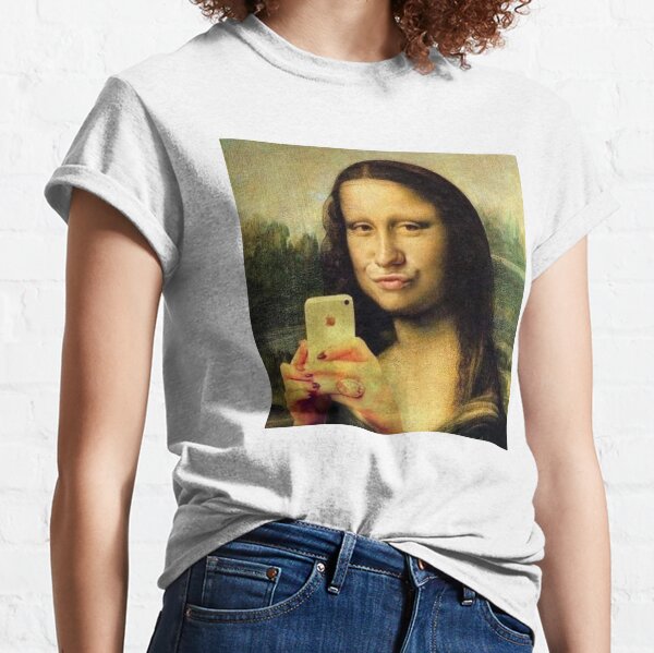 But first let me take a selfie - Funny Mona Lisa selfie Classic T-Shirt