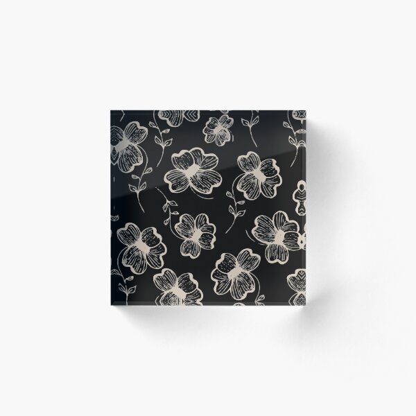 Pretty Pansy in Cream & Black Acrylic Block