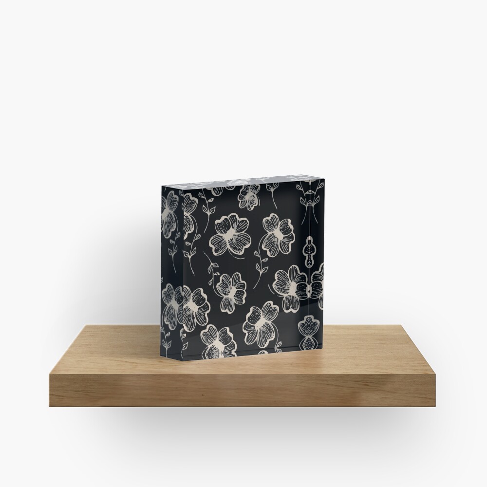 Pretty Pansy in Cream & Black Acrylic Block