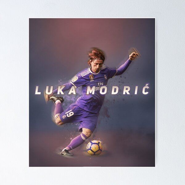 Real Madrid - Soccer Poster (Luka Modric #19 - 2018/2019) (Player Of The  Year)