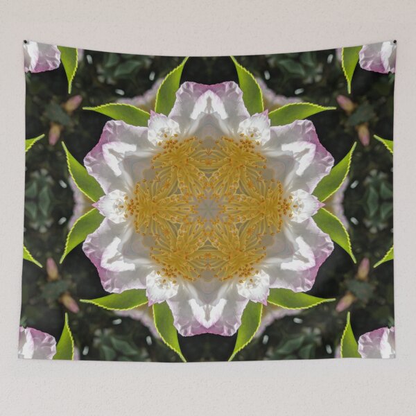 Artikelvorschau, Kamelienblüten-Kaleidoskop entworfen und verkauft von JillyBeanDesign.