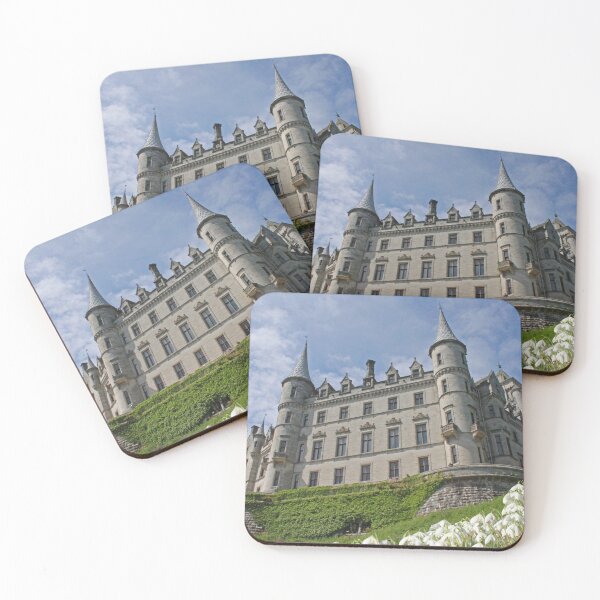 Artikelvorschau, Dunrobin Castle mit Schneeglöckchen. entworfen und verkauft von sandysshoots.