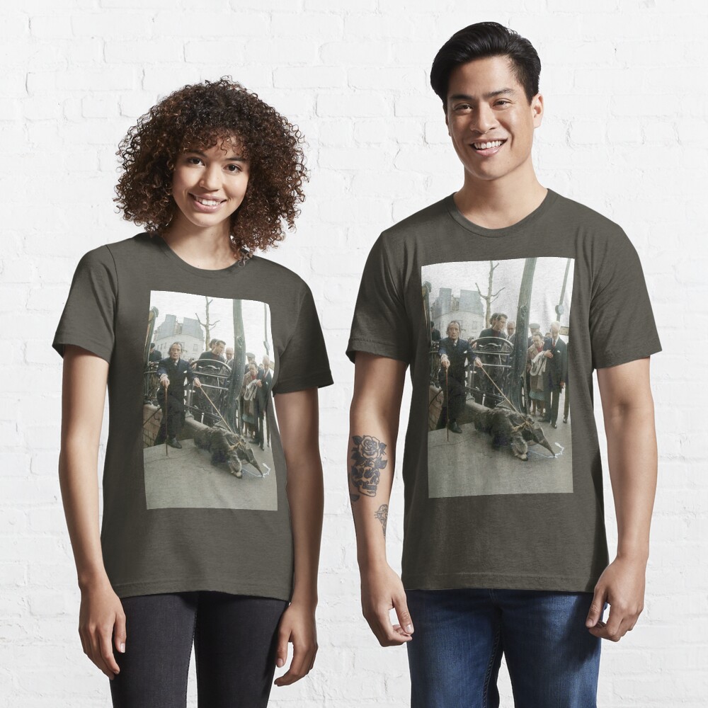 Salvador Dali Nimmt Seinen Ameisenbar Mit Auf Einen Spaziergang In Paris 1969 T Shirt Von Colsmokie Redbubble