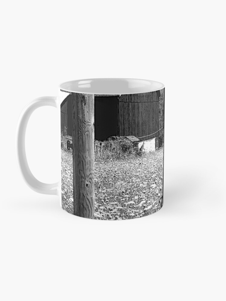 Alternate view of All the Queens Barn /Features Field of Queen Ann Lace/Fence Coffee Mug