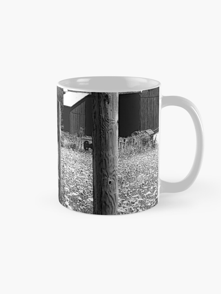 Alternate view of All the Queens Barn /Features Field of Queen Ann Lace/Fence Coffee Mug