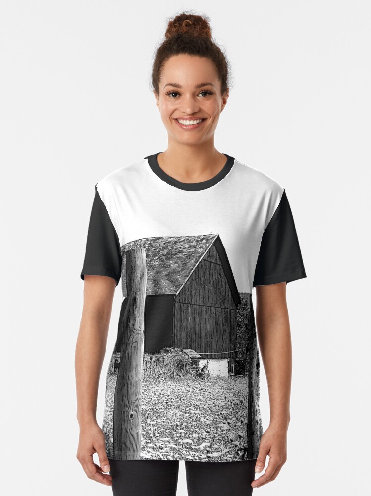 Alternate view of All the Queens Barn /Features Field of Queen Ann Lace/Fence Graphic T-Shirt