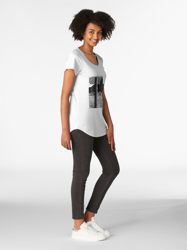 Alternate view of All the Queens Barn /Features Field of Queen Ann Lace/Fence Premium Scoop T-Shirt