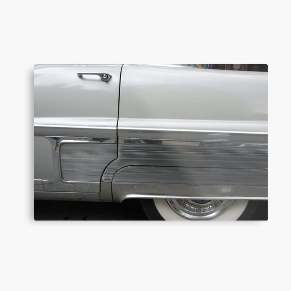 Aperçu de l'œuvre Stainless Skirt créée et vendue par John Schneider.