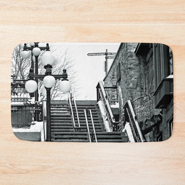 Aperçu de l'œuvre Escalier "Casse-Cou" Noir et Blanc créée et vendue par Yannik Hay.