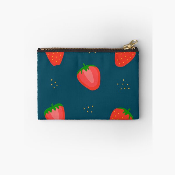 Aperçu de l'œuvre Motif d'été aux fraises sur fond bleu créée et vendue par tlemskaya.