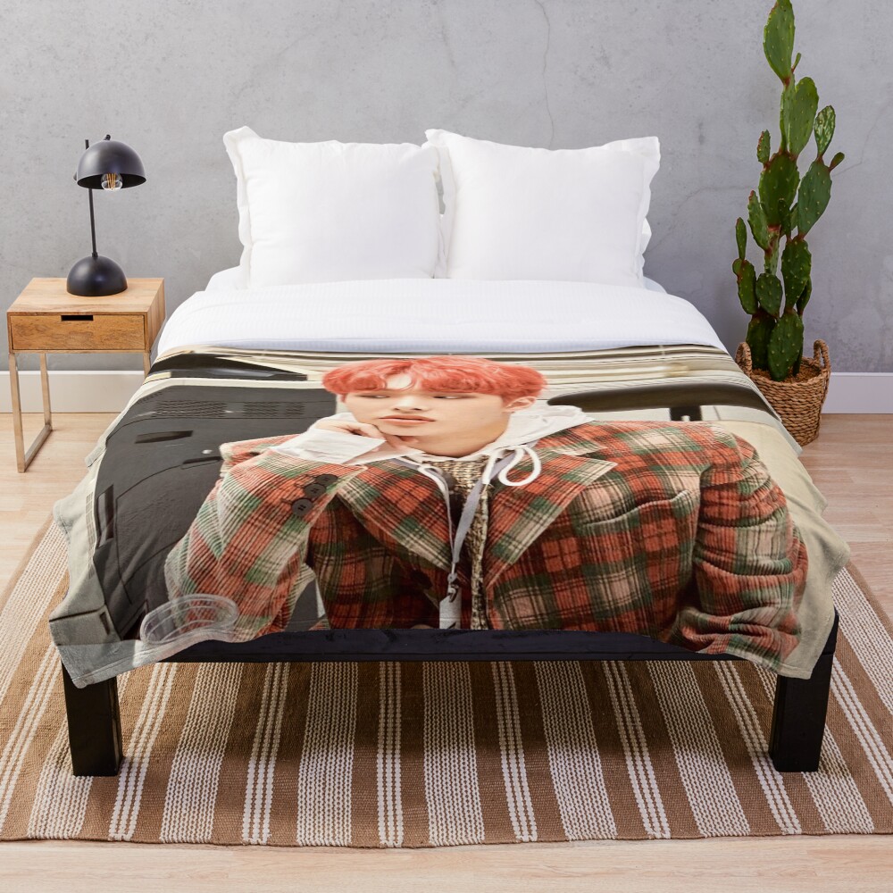 Ateez Mingi “ROAR” Plush Blanket – Atiny Must-Have 2025 main image 1