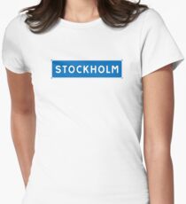 Stockholm, Verkehrsschild, Schweden Tailliertes T-Shirt für Frauen