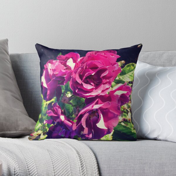 Garden roses - Throw Pillow