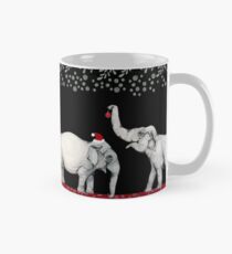 Fröhliche Elefanten, die Sankt-Hüte tragen Tasse (Standard)