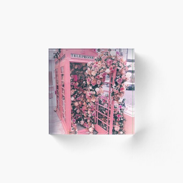 Artikelvorschau, Overflowing Roses in Pink London Phone Booth Photograph Print entworfen und verkauft von WildDaisy.