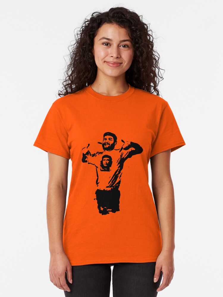 che wearing che t shirt