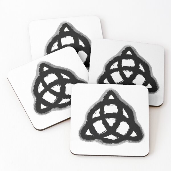 Artikelvorschau, Triquetra entworfen und verkauft von Purplepugprints.