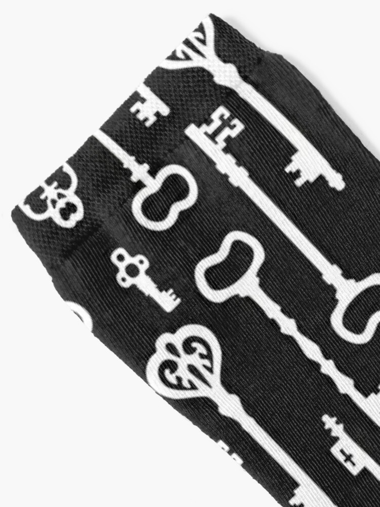 Socken for Sale mit Viktorianische Schwarz-Weiß-Schlüssel von
