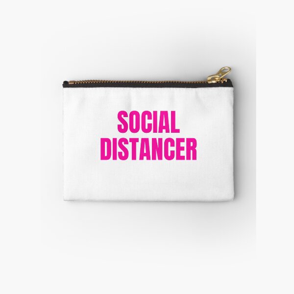 Artikelvorschau, Social Distancer Lustiger rosa Slogan | Coronavirus Meme entworfen und verkauft von LucaBearDesigns.