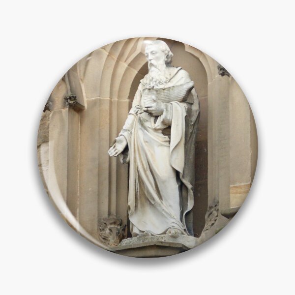 Aperçu de l'œuvre Statue de Saint-Nicolas créée et vendue par Kathryn Jones.