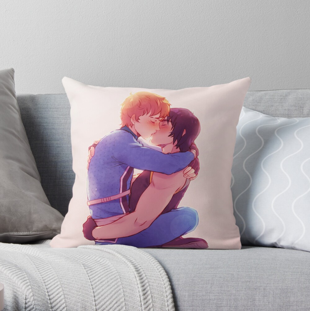 Bruising Kiss Throw Pillow
