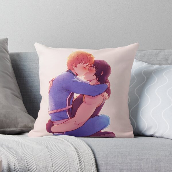 Bruising Kiss Throw Pillow