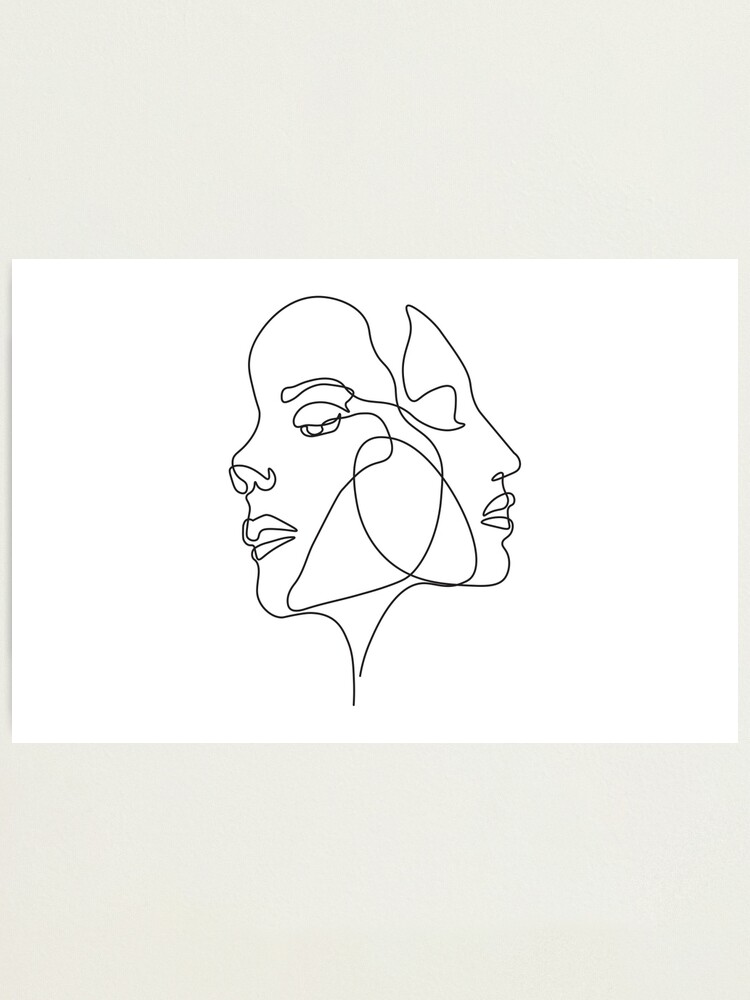 Lámina fotográfica «Línea continua, dibujo de caras fijas y peinado,  concepto de moda, mujer belleza minimalista, ilustración para camiseta,  diseño de eslogan estilo gráfico de impresión» de Momixzaaa | Redbubble