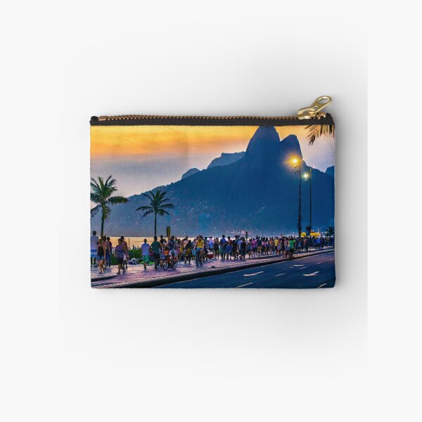 Artikelvorschau, Ipanema Beach, Rio de Janeiro, Brasilien entworfen und verkauft von DFLC Prints.
