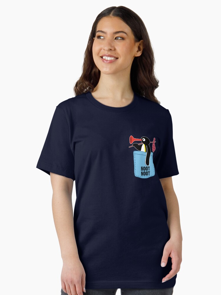 Imagen 2 de 7, Camiseta esencial con la obra Pingüino Noot Noot, diseñada y vendida por samer11.