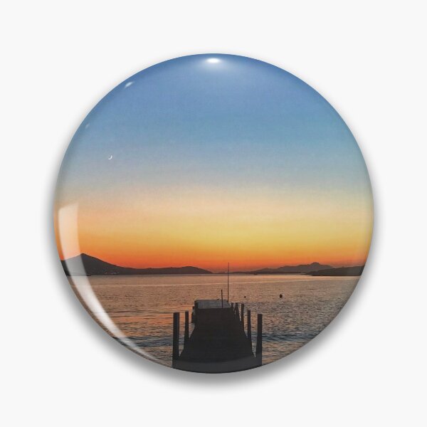 Aperçu de l'œuvre COUCHER DU SOLEIL SUR L'ÉTANG - PAROS-GRÈCE créée et vendue par LaylaTheCurly.