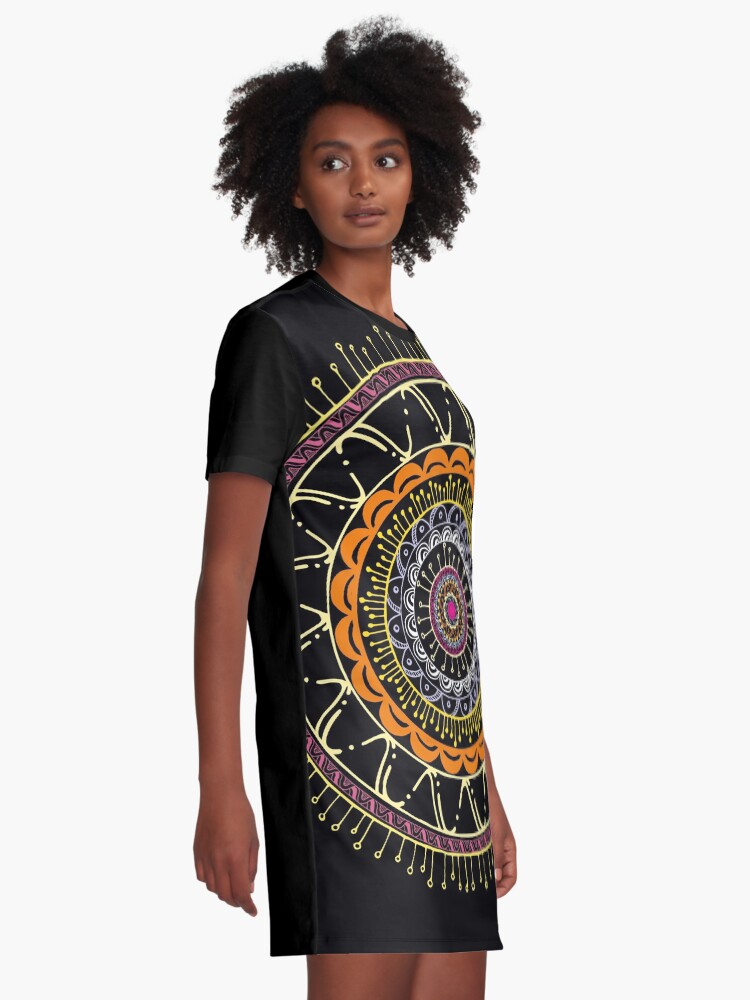 Vista alternativa de Vestido camiseta Mandala dark and colors