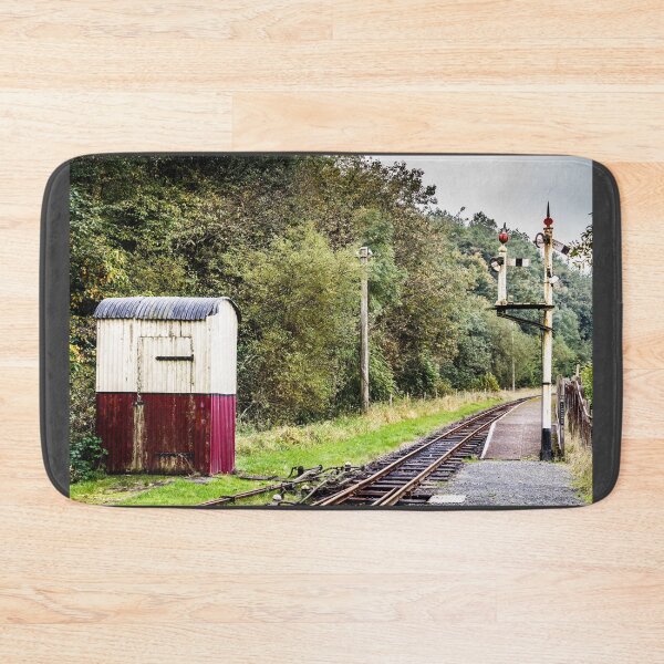 Item preview, Esperando el tren ... Bala, Snowdonia designed and sold by heidipics.